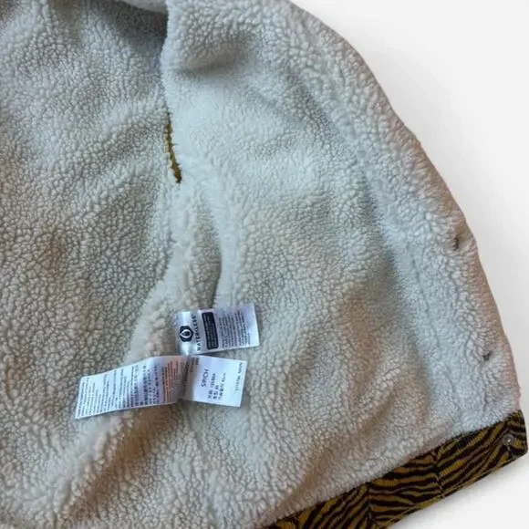 Levi Strauss & Co. Corduroy Sherpa Lined Tiger Stripe Trucker Jacket - Picture 7 of 8